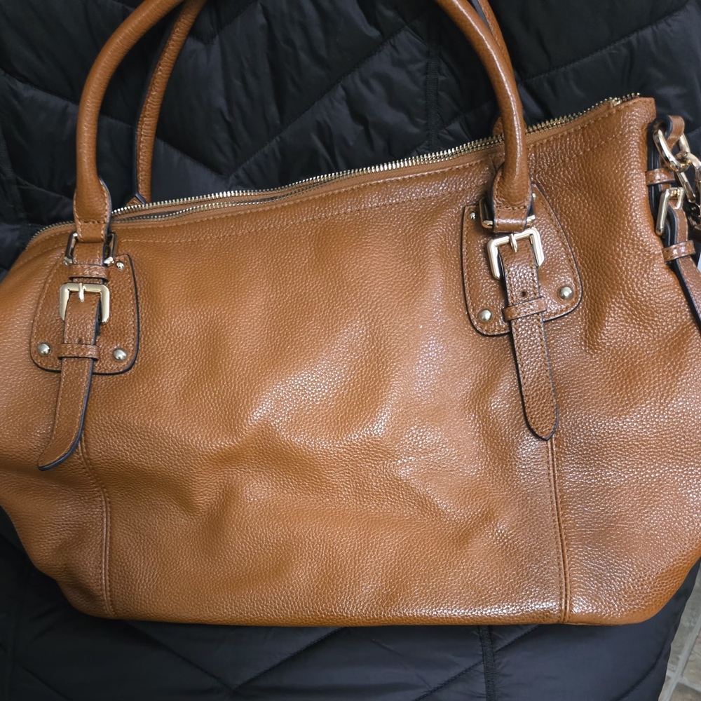 Elegant Tan Leather Satchel - Picture 3 of 8